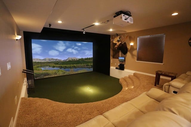 home-golf-simulator-with-projector