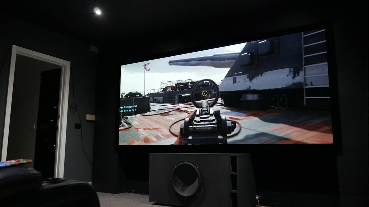 xbox-one-connected-to-a-projector